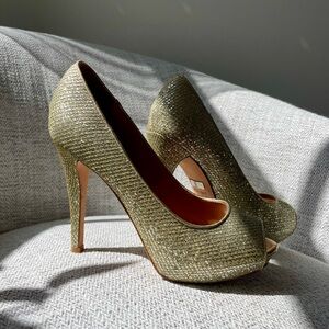 Badgley Mischka Glittering Gold Heels